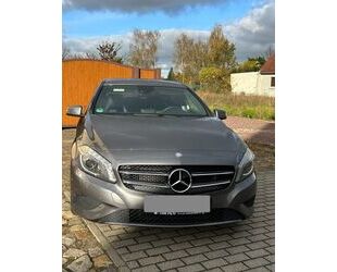 Mercedes-Benz Mercedes-Benz A 180 STYLE+ILS+AHK+PARKLE+NAVI+HARM Gebrauchtwagen