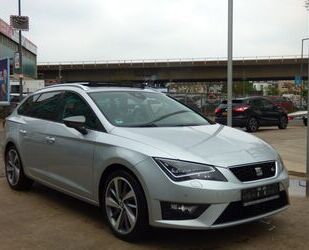 Seat Seat Leon ST FR Pano Navi Sitzheizung Alu Top Auto Gebrauchtwagen