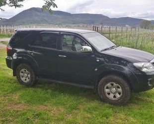 Toyota Toyota Fortuner 1 2009 7 Sitzplätze 2,7 L Benzin/G Gebrauchtwagen