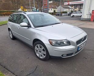 Volvo Volvo V50 2.4 Geartronic Momentum Gebrauchtwagen