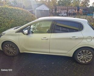 Peugeot Peugeot 208 PureTech 110 EAT6 Allure Allure Gebrauchtwagen