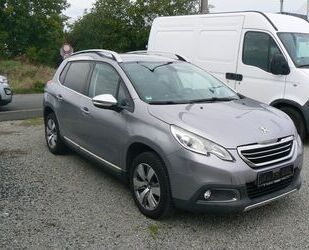 Peugeot Peugeot 2008 1,2 Allure/Navi/Teilleder/Klimaauto/1 Gebrauchtwagen