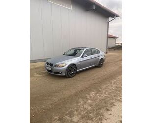 BMW BMW 320i / Xenon / Panoramadach Gebrauchtwagen