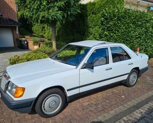 Mercedes-Benz Mercedes-Benz E 200, W 124, 91.000 km, SD, 2. Hand Gebrauchtwagen