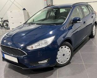 Ford Ford Focus 1.5 TDCi Turnier **Navi*PDC*Temp*Klima* Gebrauchtwagen