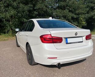 BMW BMW 318i Advantage - *TÜV NEU *NAVI *ALU *LED Gebrauchtwagen