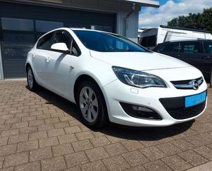 Opel Opel Astra J Lim. Style /NAVI/XENON/PDC/SHZ Gebrauchtwagen