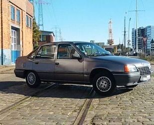 Opel Opel Kadett-E 1.6i Automatik, 1987 Rucksack-Kadett Gebrauchtwagen