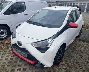 Toyota Toyota Aygo 5-Türer x-play Team Deutschland Gebrauchtwagen