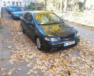 Opel Opel Astra 1.6 16V Selection Comfort Selection Gebrauchtwagen