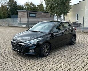 Hyundai Hyundai i20*Passion*Navi*Kamera*SHZ*8-Fach*2.Hand* Gebrauchtwagen