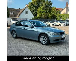 BMW BMW 320i Automatik AHK Schiebedach Tempomat PDC Gebrauchtwagen
