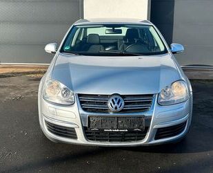 VW Volkswagen Jetta 2.0 FSI Automatik Comfortline Com Gebrauchtwagen