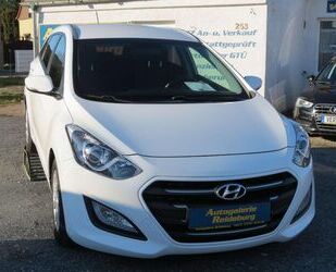 Hyundai Hyundai i30 CW blue Classic Navi Kamera PDC TOP Gebrauchtwagen