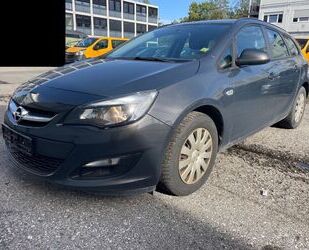 Opel Opel Astra J Sports Tourer Selection*PDC*KLIMA*AHK Gebrauchtwagen