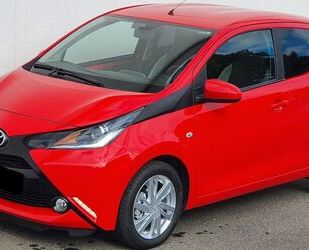 Toyota Toyota Aygo x-shift Automatik Kamera Alu Top Zust Gebrauchtwagen