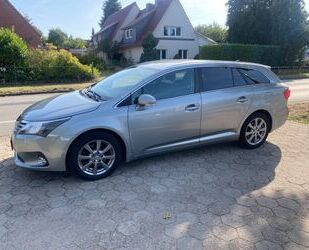 Toyota Toyota Avensis Kombi Life*2.2 D-4D*Kamera*Navi*uvm Gebrauchtwagen