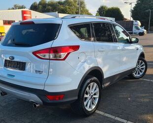 Ford Ford Kuga Titanium2,0d-6G!KLIMA+NAV+LED+LEDER+SHZ+ Gebrauchtwagen