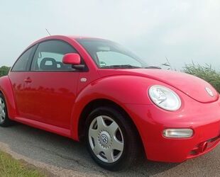 VW Volkswagen New Beetle 2.0 - NEU lackiert - TÜV NEU Gebrauchtwagen