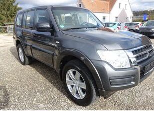 Mitsubishi Mitsubishi Pajero 3.2 DI-D PDC AHK 7-Sitzer Sitzh. Gebrauchtwagen