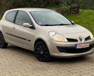 Renault Renault Clio III Privilege 1,6 Automatik+Klima+Tem Gebrauchtwagen