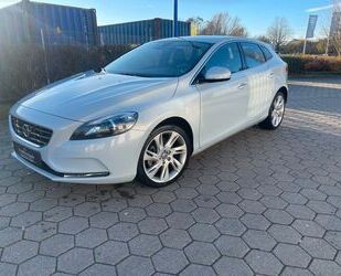 Volvo Volvo V40 Summum/TÜV NEU /130 KW/NAVI/R.KAMERA/2-H Gebrauchtwagen