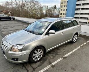 Toyota Toyota Avensis Combi Executive 1.8-l-VVT-i Automat Gebrauchtwagen