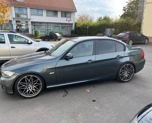 BMW BMW 320i - Lim. Facelift/ Xenon/KW Fahrwerk Gebrauchtwagen