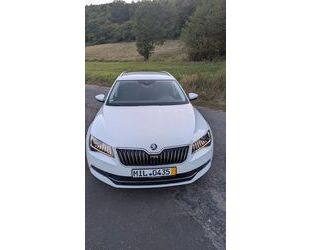 Skoda Skoda Superb 2.0 TDI SCR 140kW DSG Style Combi Sty Gebrauchtwagen