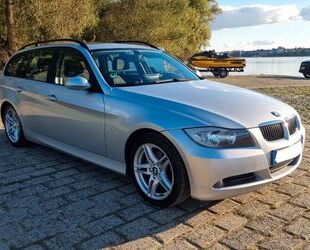 BMW BMW 320i touring -mit Panoramadach, Tüv bis 09/202 Gebrauchtwagen