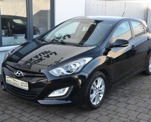 Hyundai Hyundai i30 Trend .Sitzheizung Teileder. Gebrauchtwagen