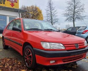 Peugeot Peugeot 306 1.8 XT, Automatik,SD,el.FH,el.Spiegel! Gebrauchtwagen