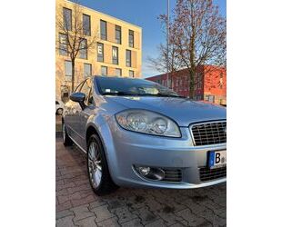 Fiat Fiat Linea 1.4 8V TÜV Alufelgen Winterreifen Parks Gebrauchtwagen