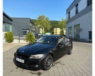 BMW BMW 320i - Limousine - Vollleder - Saphirschwarz Gebrauchtwagen