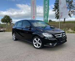 Mercedes-Benz Mercedes-Benz B 180 B -Klasse/ LEDER/ AHK/ NAVI/ S Gebrauchtwagen