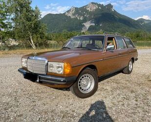 Mercedes-Benz Mercedes-Benz 200 T S123 TÜV NEU Gebrauchtwagen