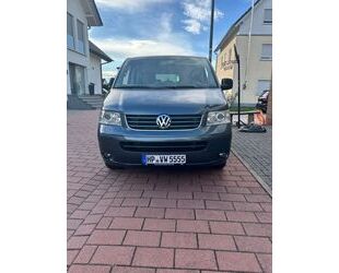 VW Volkswagen T5 Multivan. 2 Schiebetüren, 6 Sitzer K Gebrauchtwagen