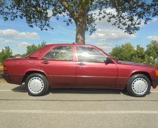 Mercedes-Benz Mercedes-Benz 190 rot-met. 1A-