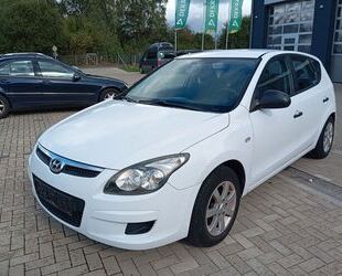 Hyundai Hyundai i30 CW 1.4 ,8Fachb,ALU,SERV TÜV NEU Gebrauchtwagen