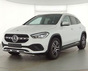 Mercedes-Benz Mercedes-Benz GLA 220d 4-Matic Pano / Leder / LED Gebrauchtwagen