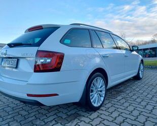 Skoda Skoda Octavia 1.6 TDI SCR DSG SOLEIL Combi SOLEIL Gebrauchtwagen