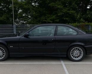 BMW BMW 328i Coupe M Paket ab Werk, Schalter, Klima, L Gebrauchtwagen