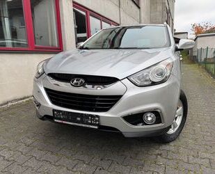 Hyundai Hyundai ix35 Style 2.HAND~PDC~AHK~KLIMAA.~SHZ~TEIL Gebrauchtwagen