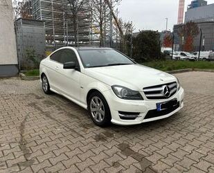 Mercedes-Benz Mercedes-Benz C 180 BlueEFFICIENCY - AMG Panorama Gebrauchtwagen