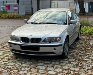 BMW BMW 320i - Gebrauchtwagen