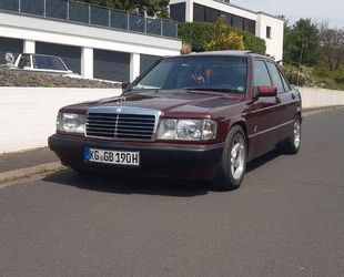 Mercedes-Benz Mercedes-Benz 190 avantgarde rosso H-Kennzeichen Gebrauchtwagen