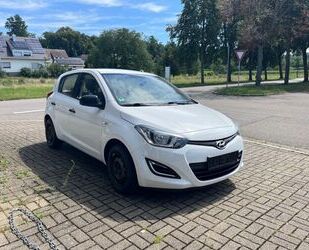 Hyundai Hyundai i20 FIFA World Cup Edition 4 Türen Klima Gebrauchtwagen