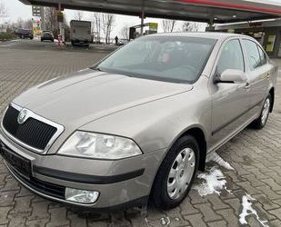 Skoda Skoda Octavia 1.6 Elegance Limousine Automatik Gebrauchtwagen