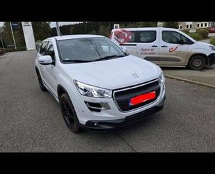 Peugeot Peugeot 4008 1,6d*Allure*Teilleder*4WD* Gebrauchtwagen