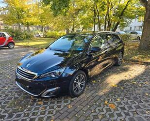 Peugeot Peugeot 308 SW Allure LED PANORAMA MASSAGE KAMERA Gebrauchtwagen